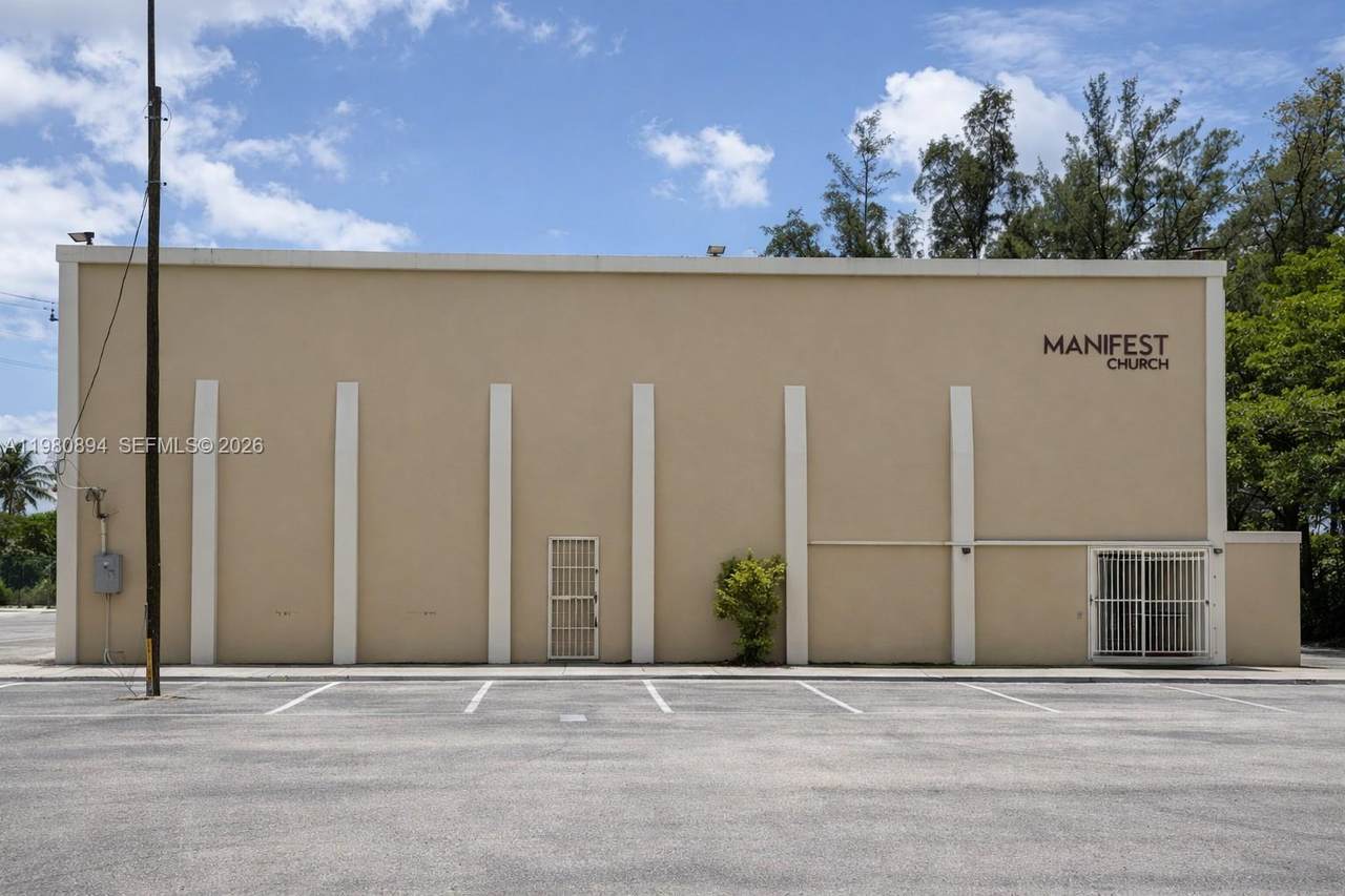 680 Superior St - Photo 1