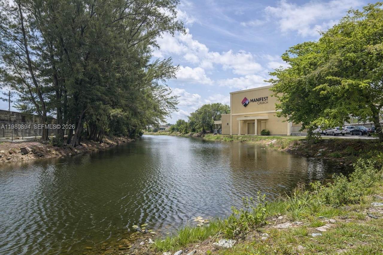 https://bt-photos.global.ssl.fastly.net/miami/1280_boomver_1_A11980894-2.jpg