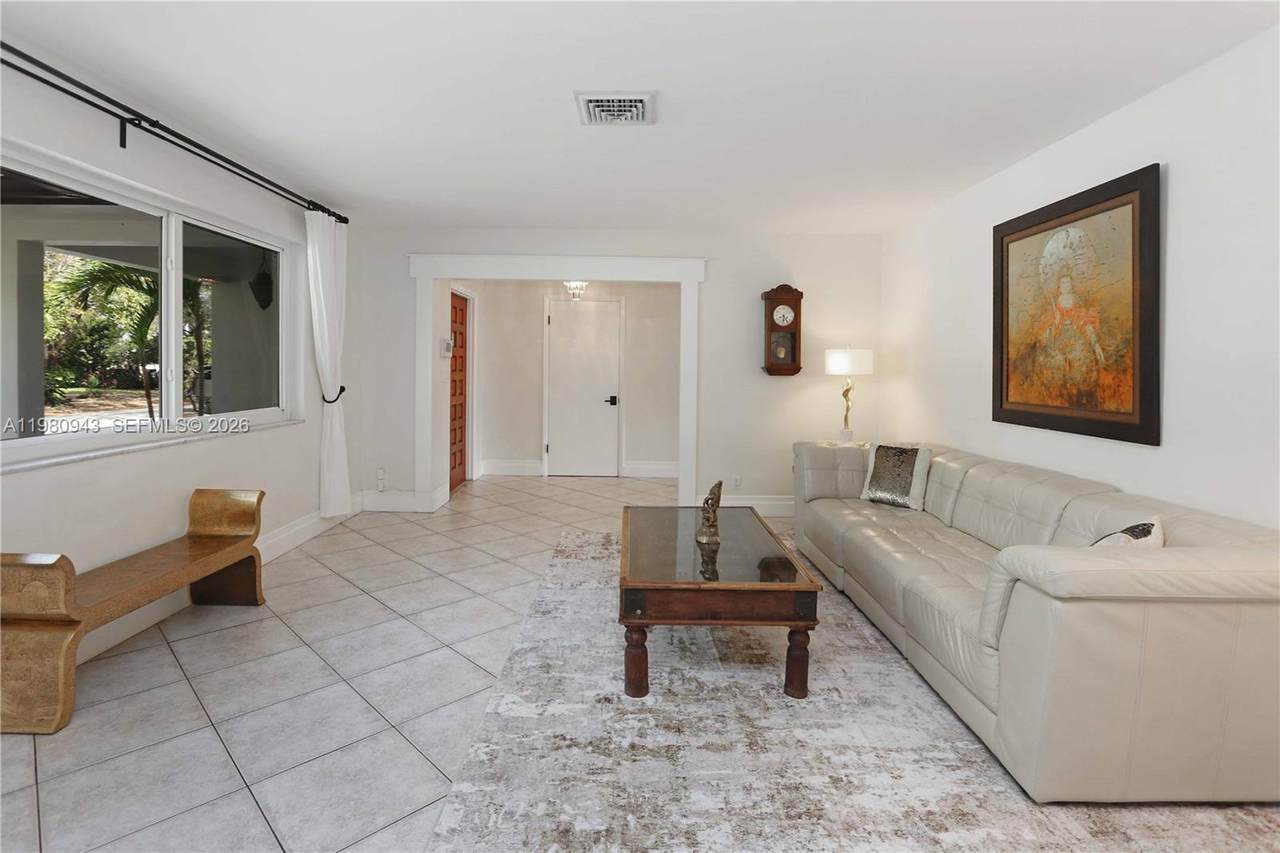 https://bt-photos.global.ssl.fastly.net/miami/1280_boomver_1_A11980943-2.jpg
