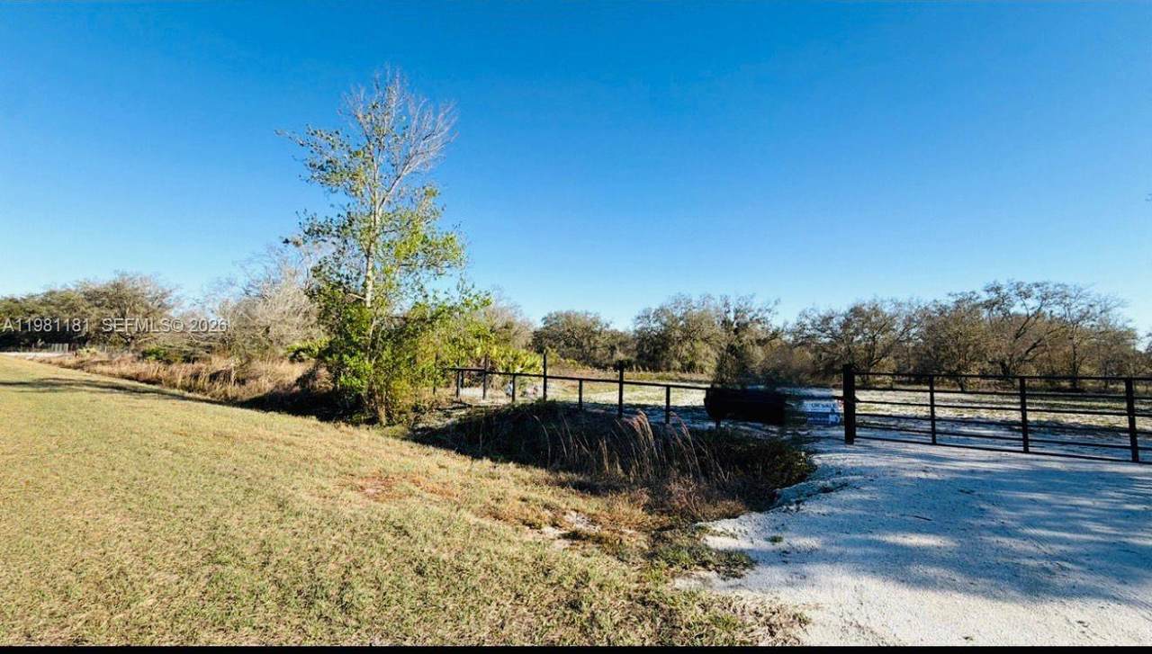 18626 284 St - Photo 1