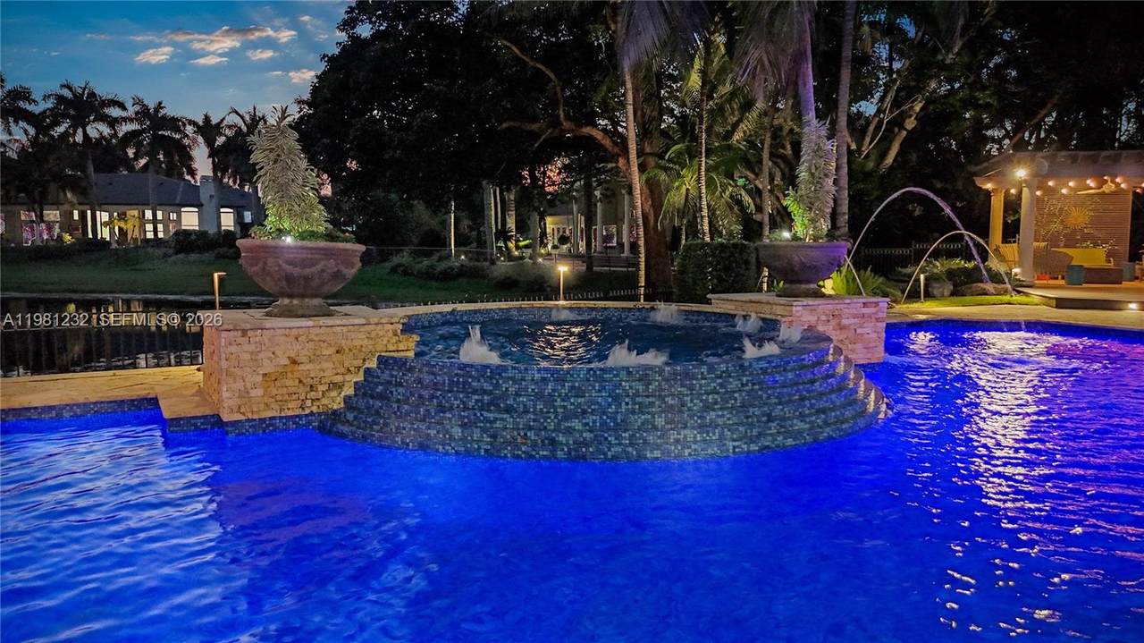 https://bt-photos.global.ssl.fastly.net/miami/1280_boomver_1_A11981232-2.jpg