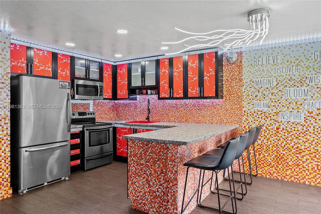 https://bt-photos.global.ssl.fastly.net/miami/1280_boomver_1_A11981383-2.jpg