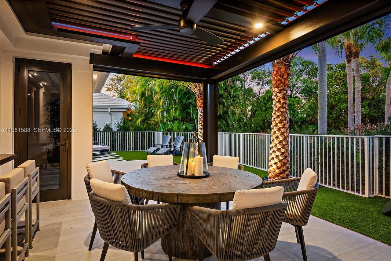 https://bt-photos.global.ssl.fastly.net/miami/1280_boomver_1_A11981588-2.jpg