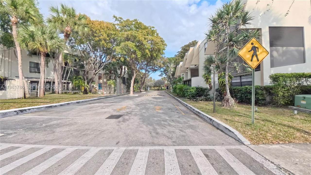 https://bt-photos.global.ssl.fastly.net/miami/1280_boomver_1_A11981786-2.jpg