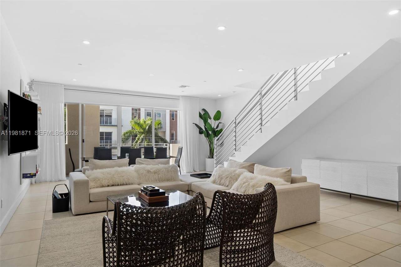 1034 18th Ave - Photo 1