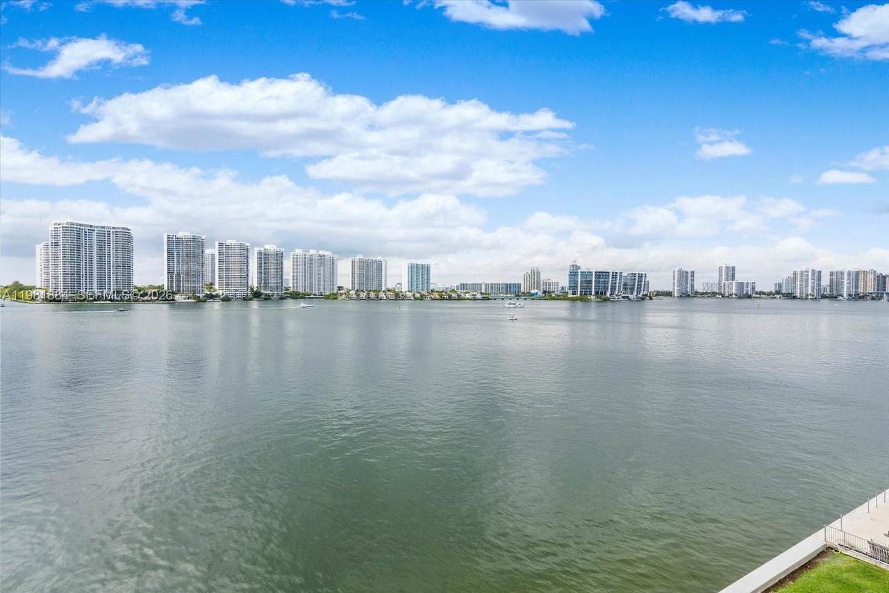https://bt-photos.global.ssl.fastly.net/miami/1280_boomver_1_A11981884-2.jpg