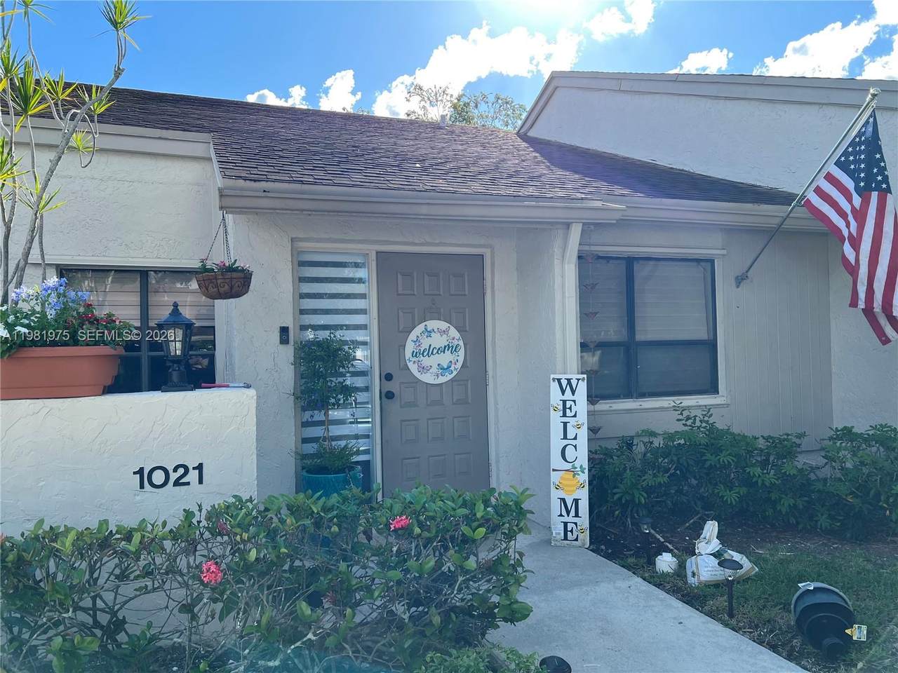 1021 79th Ave - Photo 1