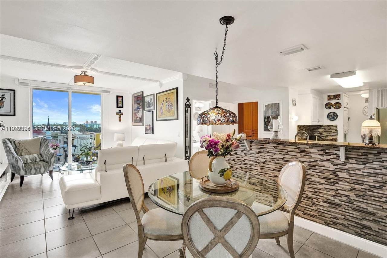 215 42nd Ave - Photo 1
