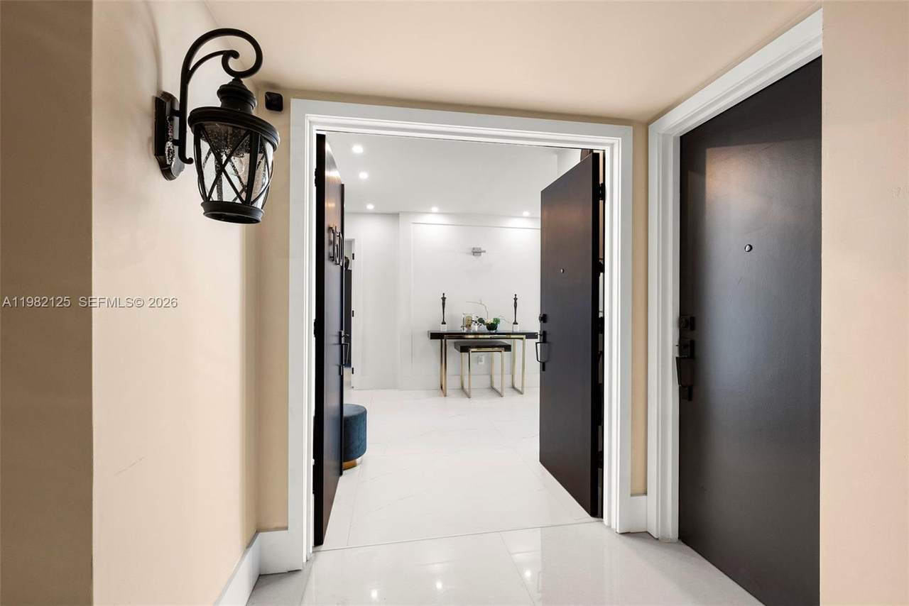 4300 Ocean Blvd - Photo 1