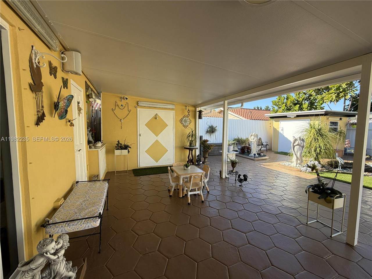 14831 82nd St - Photo 1