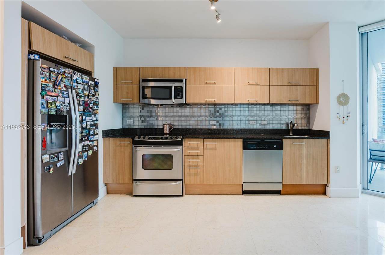 350 Miami Ave - Photo 1