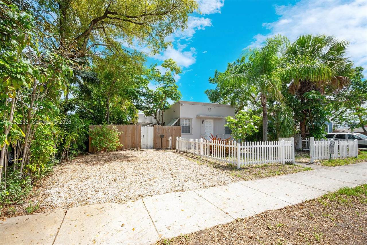 1922 Mckinley St - Photo 1
