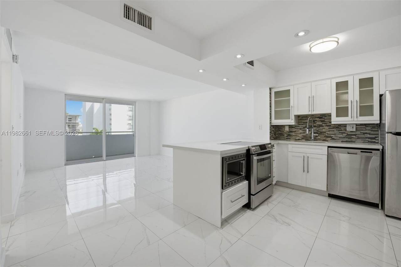1658 Bay Rd - Photo 1