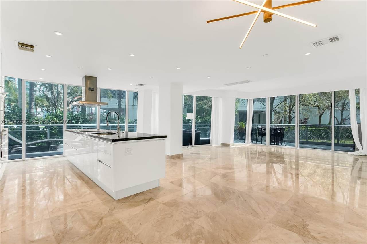 https://bt-photos.global.ssl.fastly.net/miami/1280_boomver_1_A11982692-2.jpg