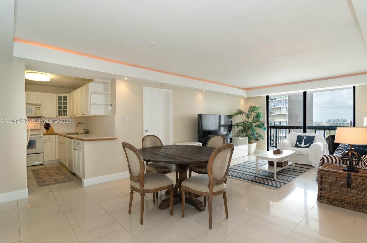 2333 Brickell Ave - Photo 1