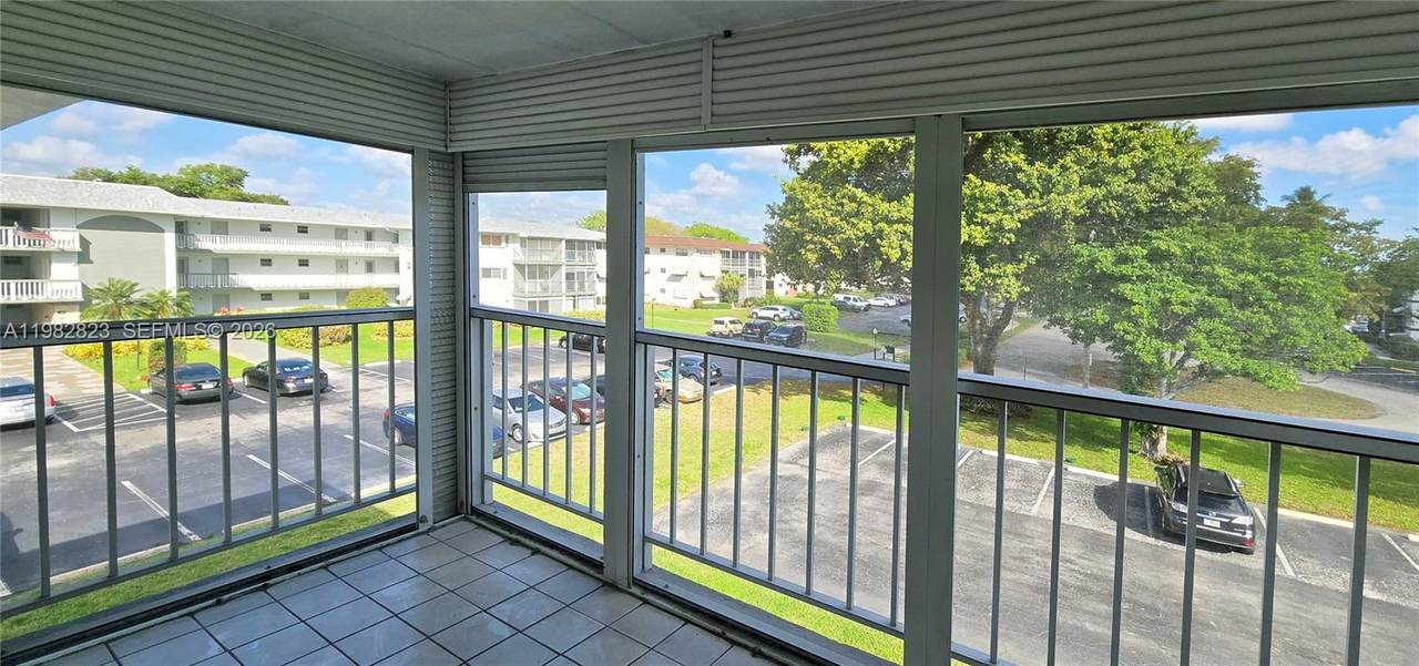 1201 Hillcrest Ct - Photo 1