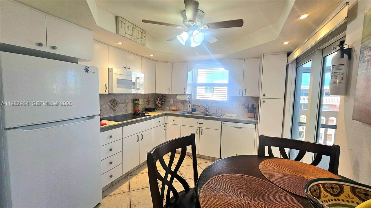 https://bt-photos.global.ssl.fastly.net/miami/1280_boomver_1_A11982904-2.jpg