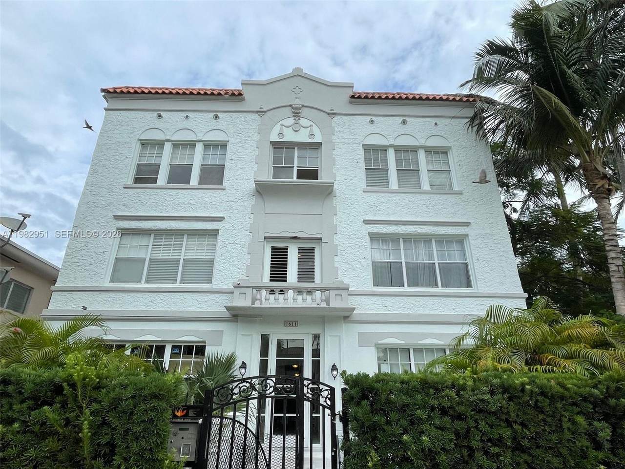 1611 Michigan Ave - Photo 1