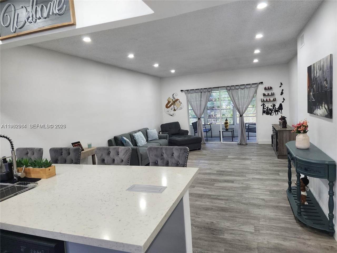 7605 4th Pl - Photo 1