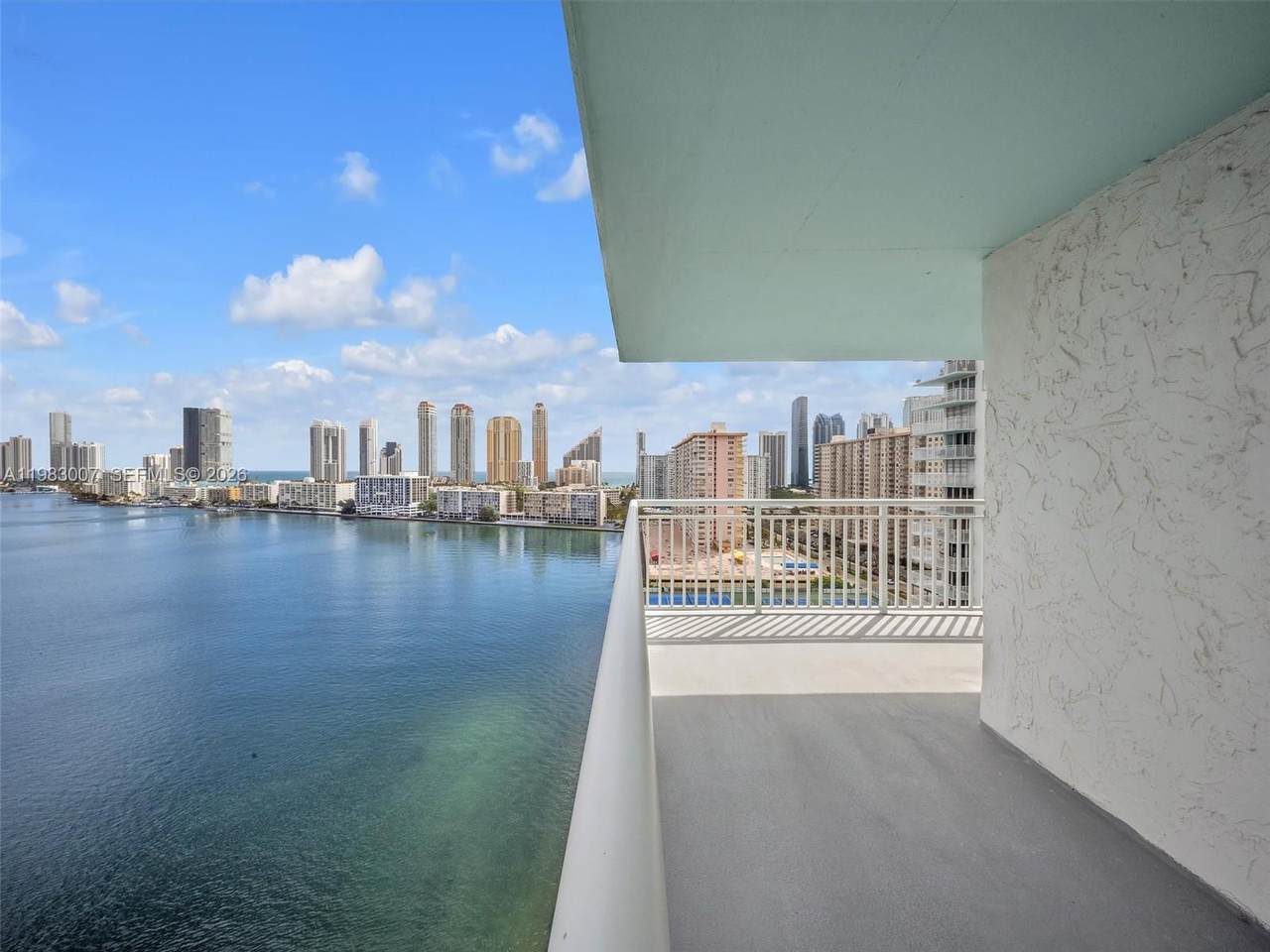 https://bt-photos.global.ssl.fastly.net/miami/1280_boomver_1_A11983007-2.jpg