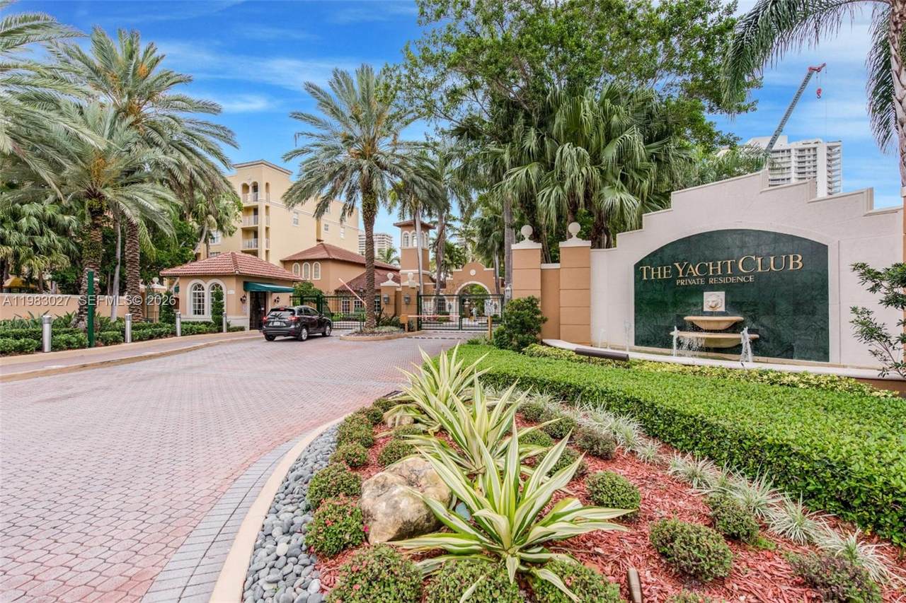 19999 Country Club Dr - Photo 1