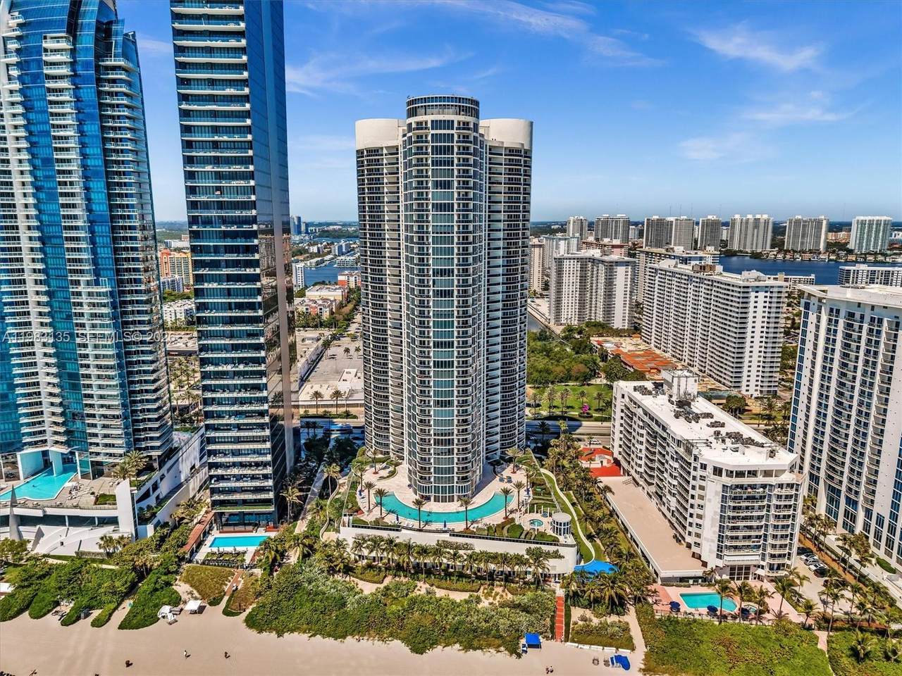 17201 Collins Ave - Photo 1