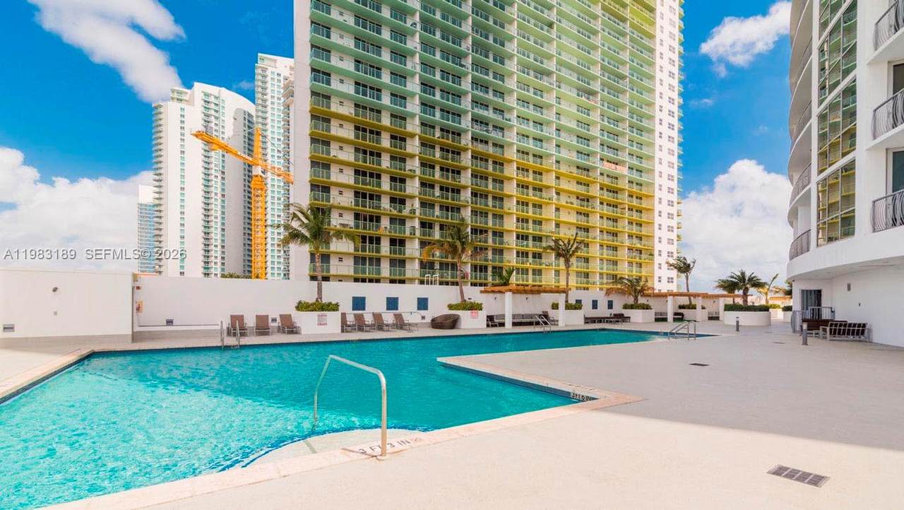 https://bt-photos.global.ssl.fastly.net/miami/orig_boomver_1_A11983189-2.jpg
