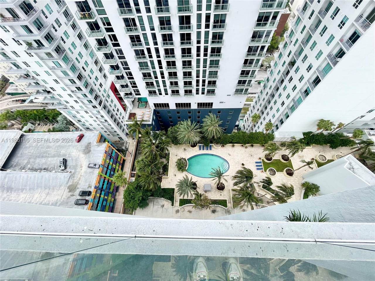 https://bt-photos.global.ssl.fastly.net/miami/1280_boomver_1_A11983195-2.jpg