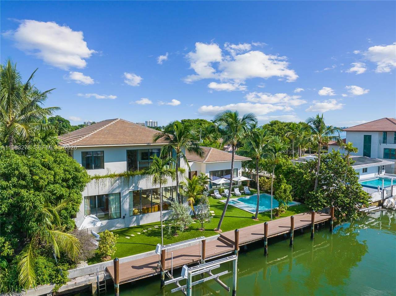 https://bt-photos.global.ssl.fastly.net/miami/1280_boomver_1_A11983278-2.jpg