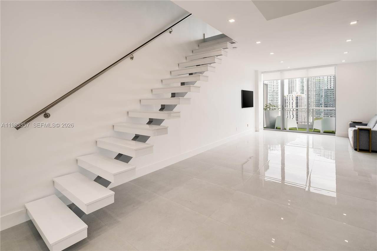https://bt-photos.global.ssl.fastly.net/miami/1280_boomver_1_A11983357-2.jpg