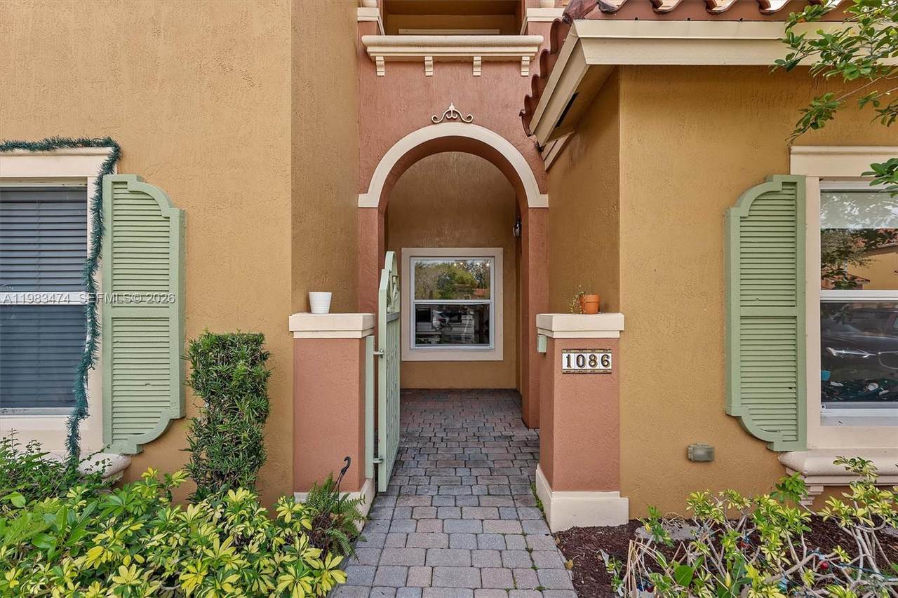 https://bt-photos.global.ssl.fastly.net/miami/1280_boomver_1_A11983474-2.jpg