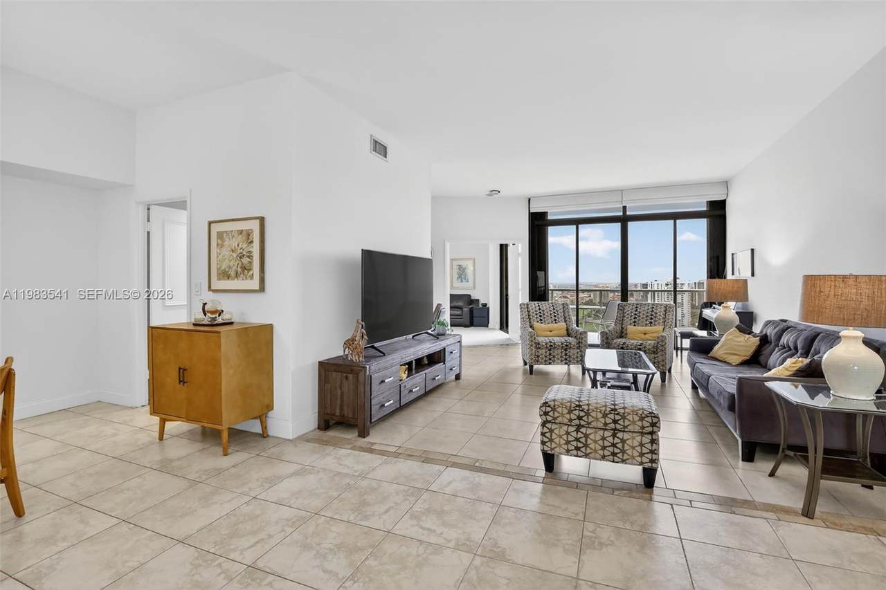 20281 Country Club Dr - Photo 1