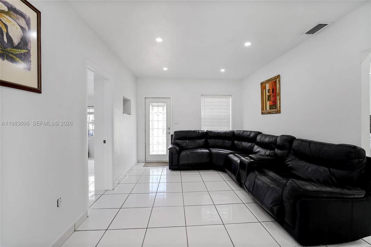 https://bt-photos.global.ssl.fastly.net/miami/1280_boomver_1_A11983606-2.jpg