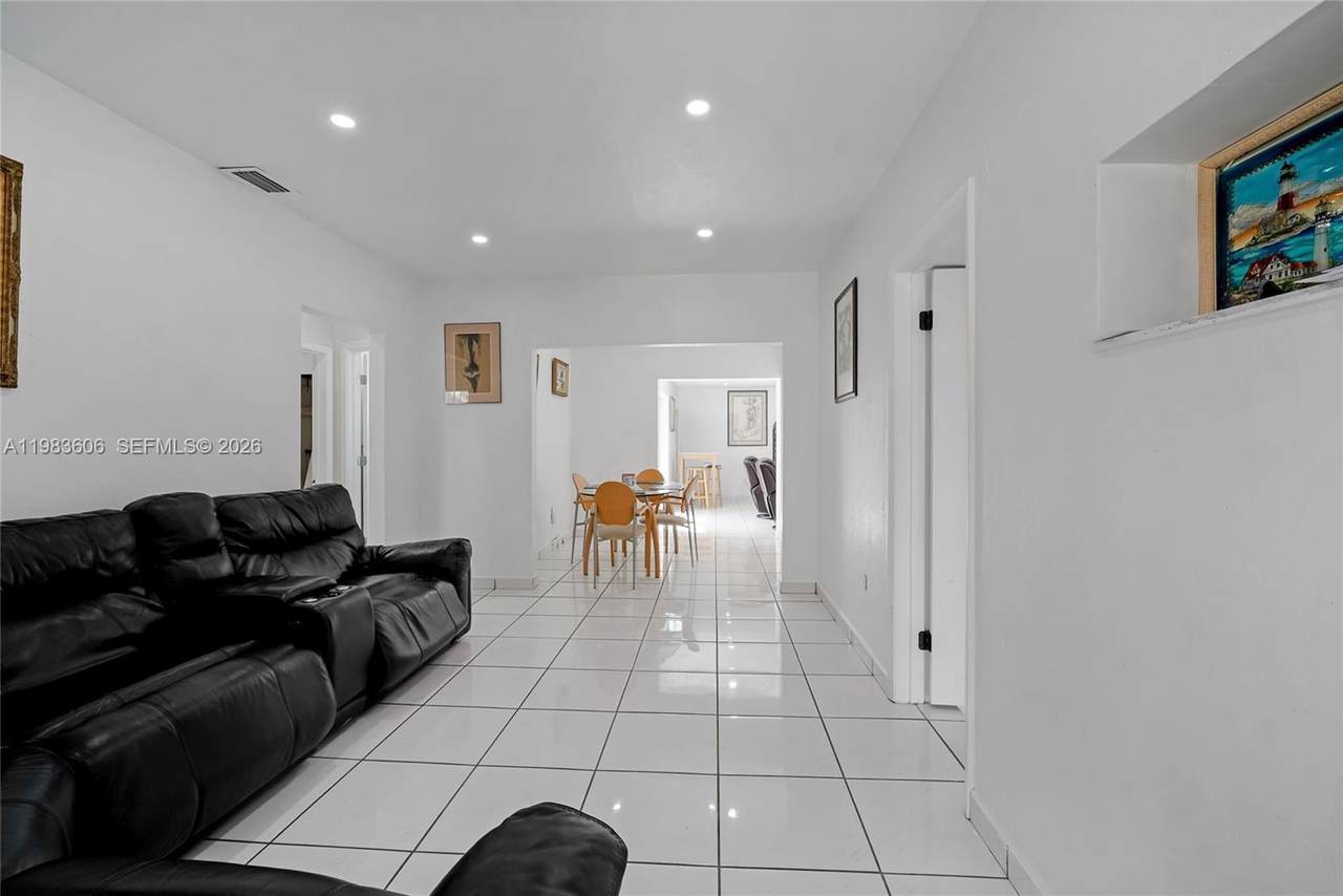 https://bt-photos.global.ssl.fastly.net/miami/1280_boomver_1_A11983606-2.jpg