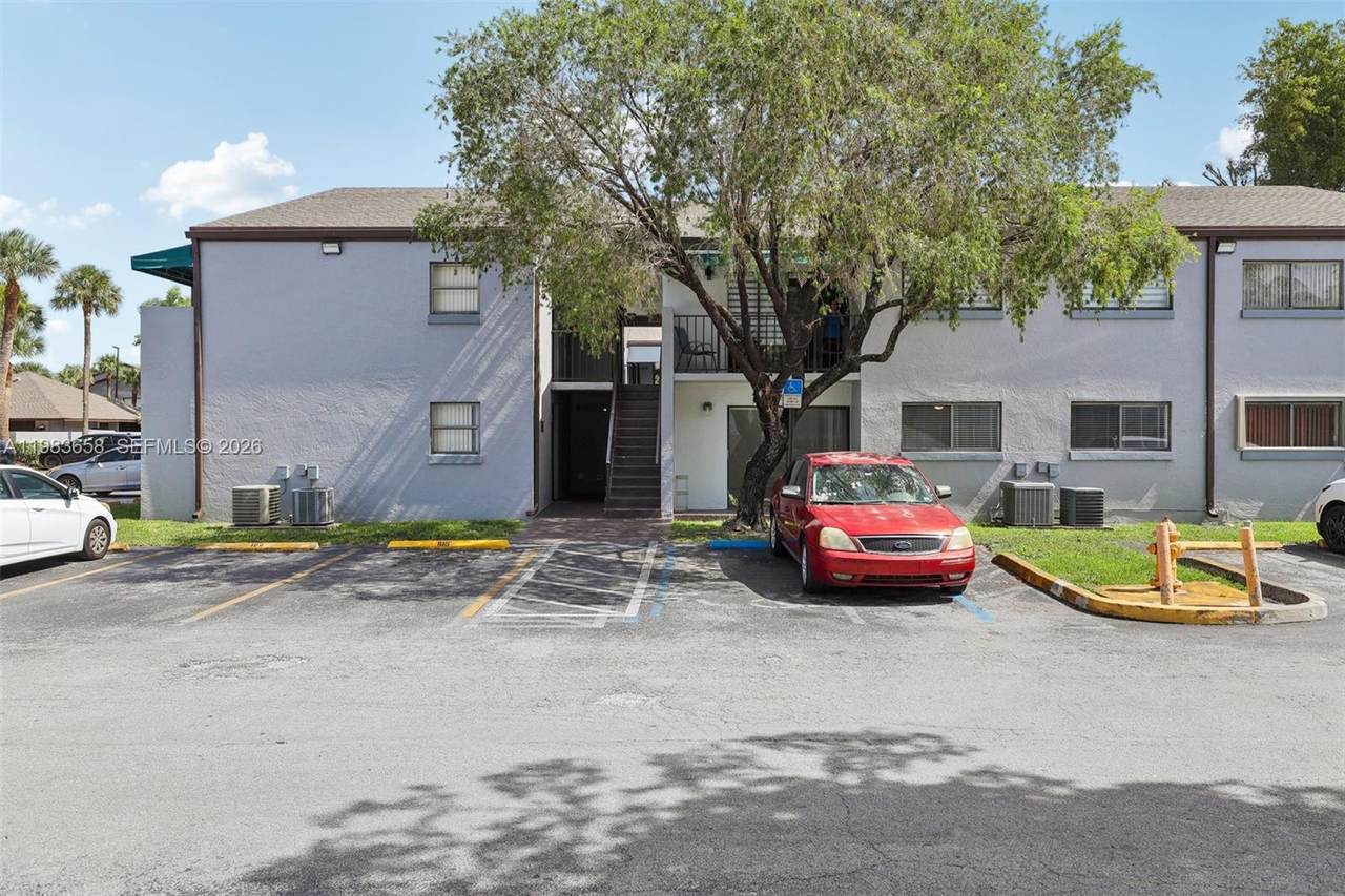 7407 152nd Ave - Photo 1