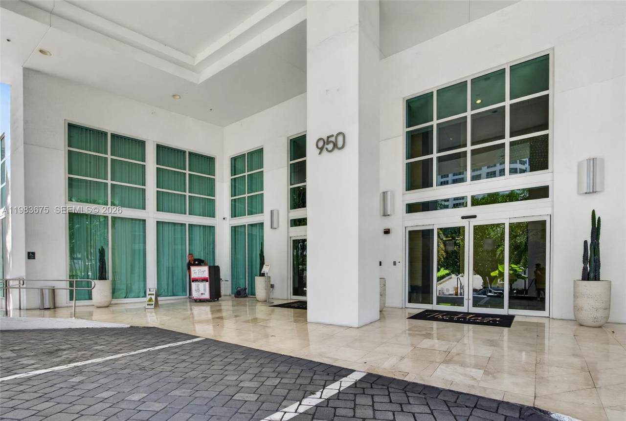 https://bt-photos.global.ssl.fastly.net/miami/1280_boomver_1_A11983675-2.jpg