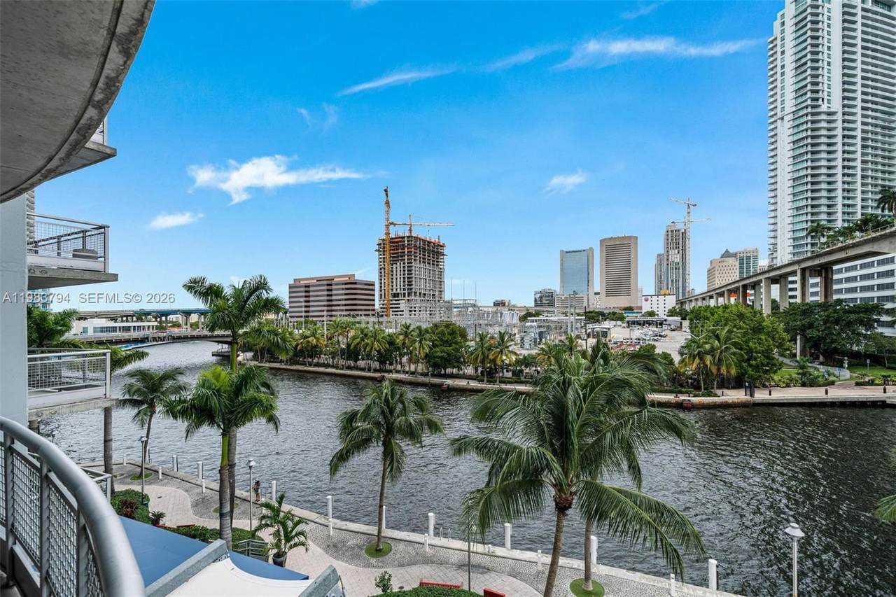 https://bt-photos.global.ssl.fastly.net/miami/1280_boomver_1_A11983794-2.jpg