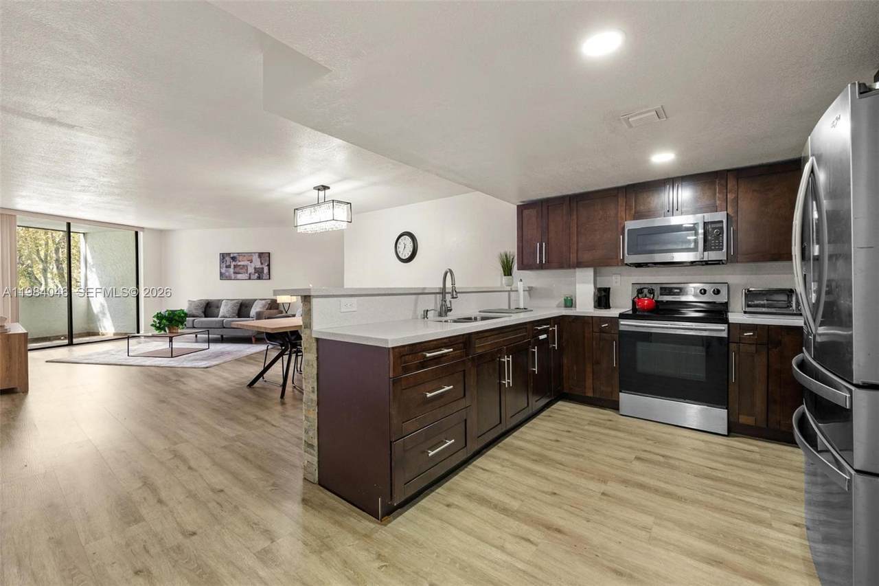 10852 Kendall Dr - Photo 1