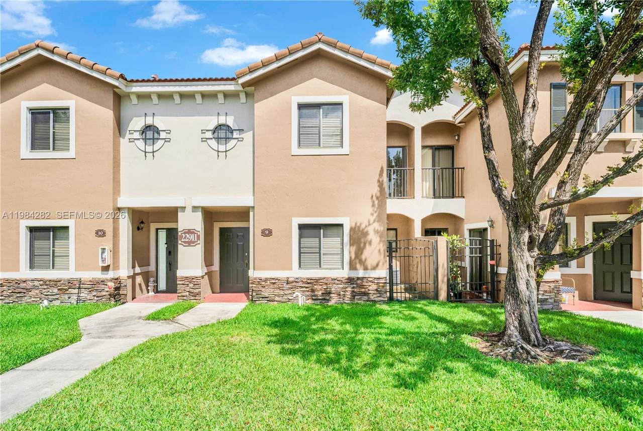 22911 88th Pl - Photo 1