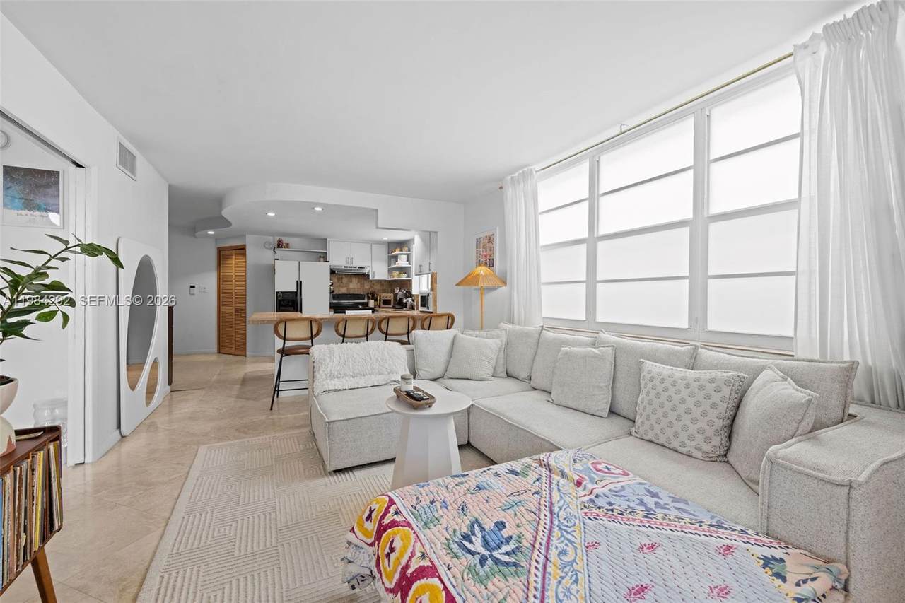949 Pennsylvania Ave - Photo 1