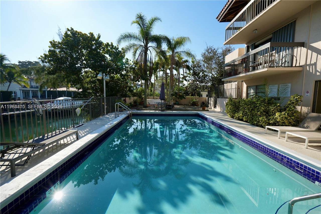 5201 Orduna Dr - Photo 1