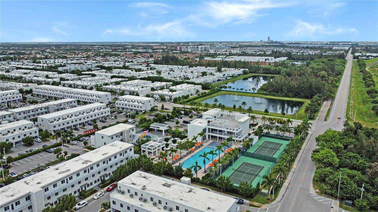 https://bt-photos.global.ssl.fastly.net/miami/1280_boomver_1_A11984536-2.jpg