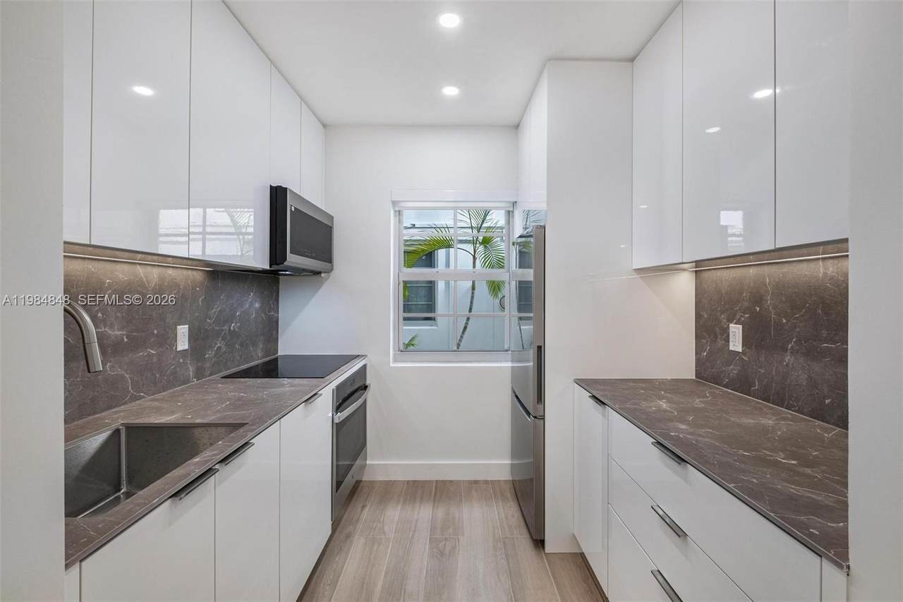 1610 Michigan Ave - Photo 1