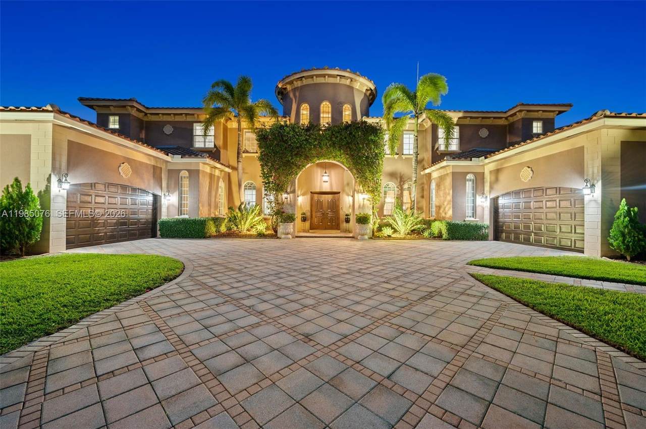 12821 Kapok Ln - Photo 1