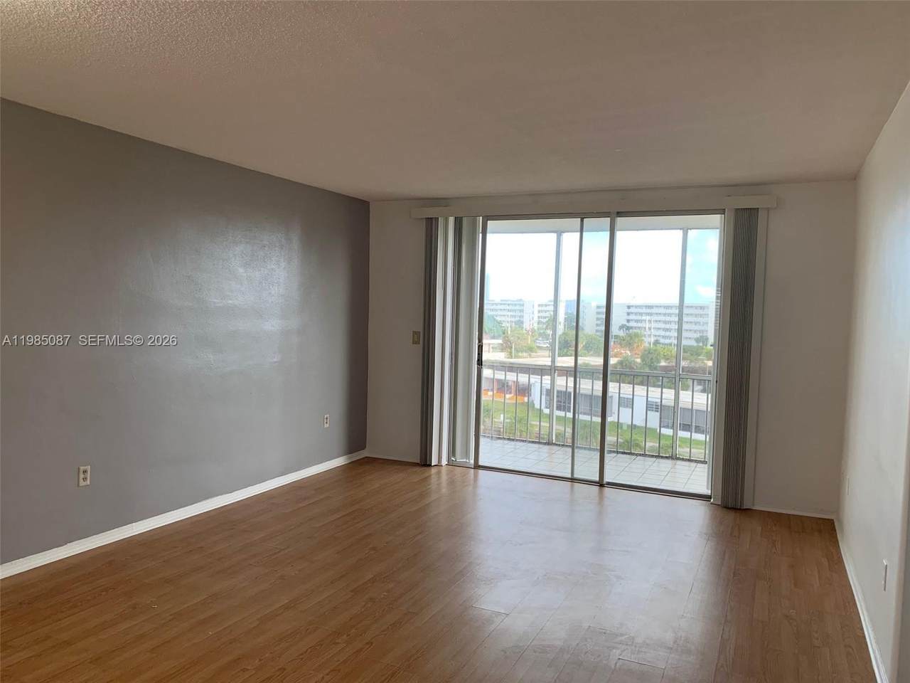 2859 Leonard Dr - Photo 1