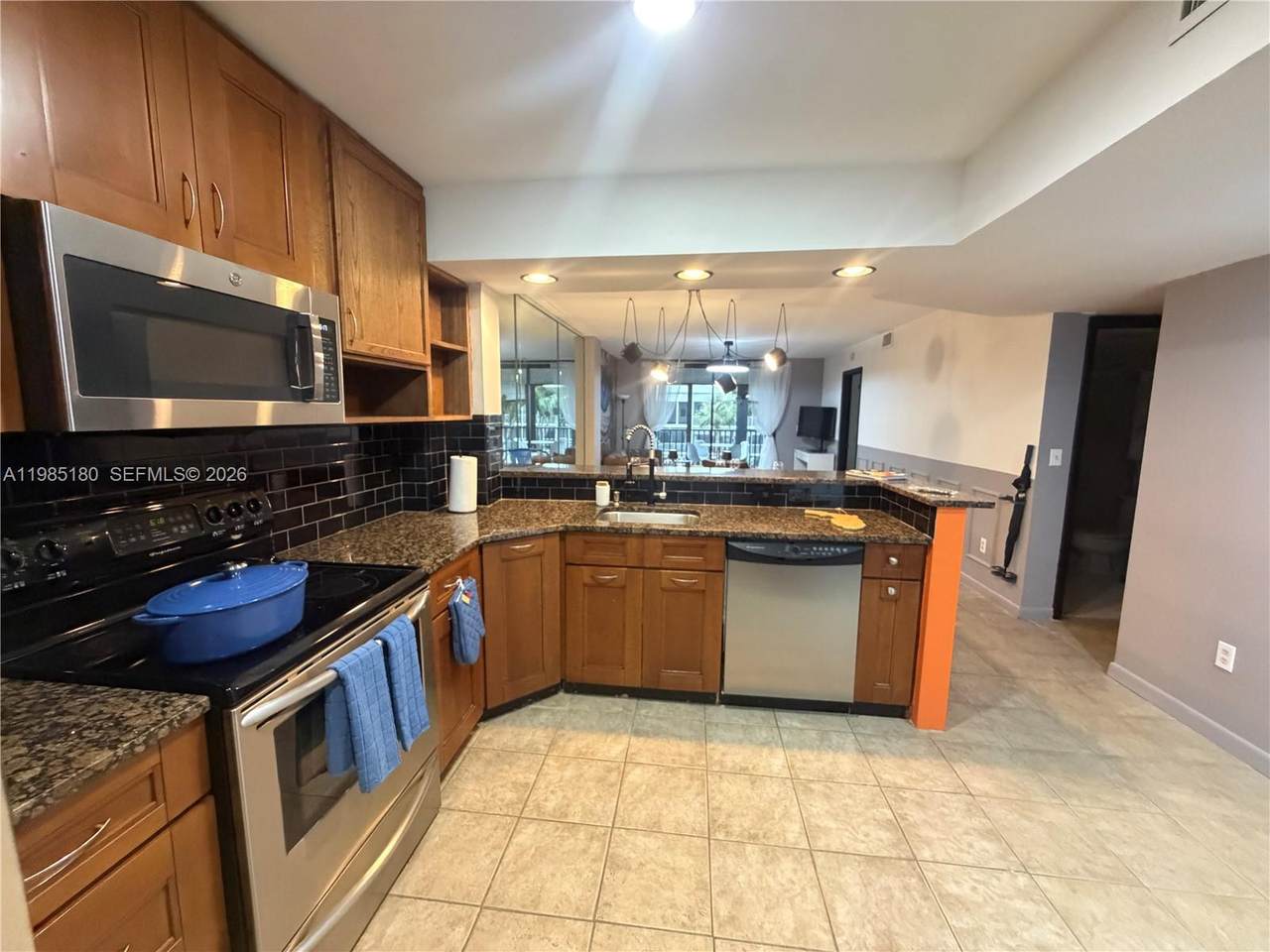 896 Federal Hwy - Photo 1