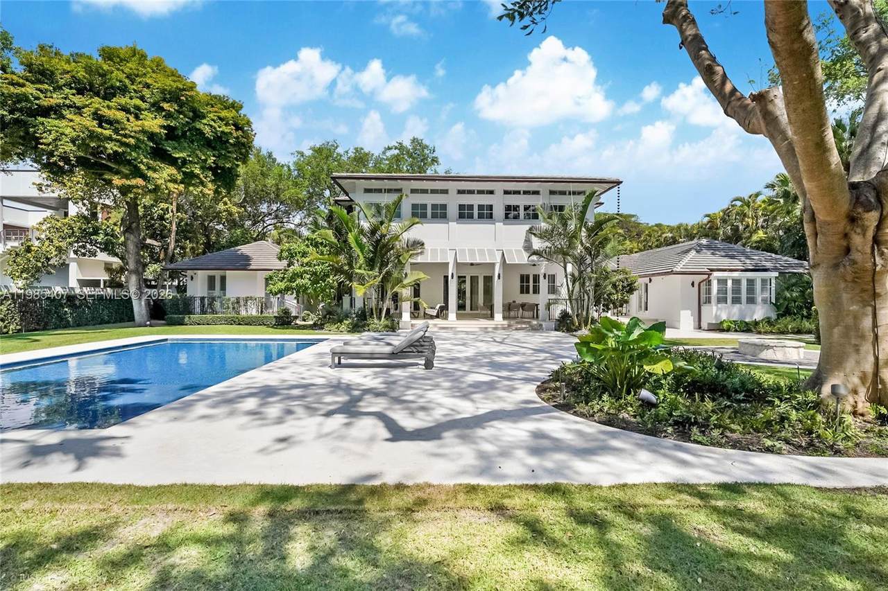https://bt-photos.global.ssl.fastly.net/miami/1280_boomver_1_A11985407-2.jpg
