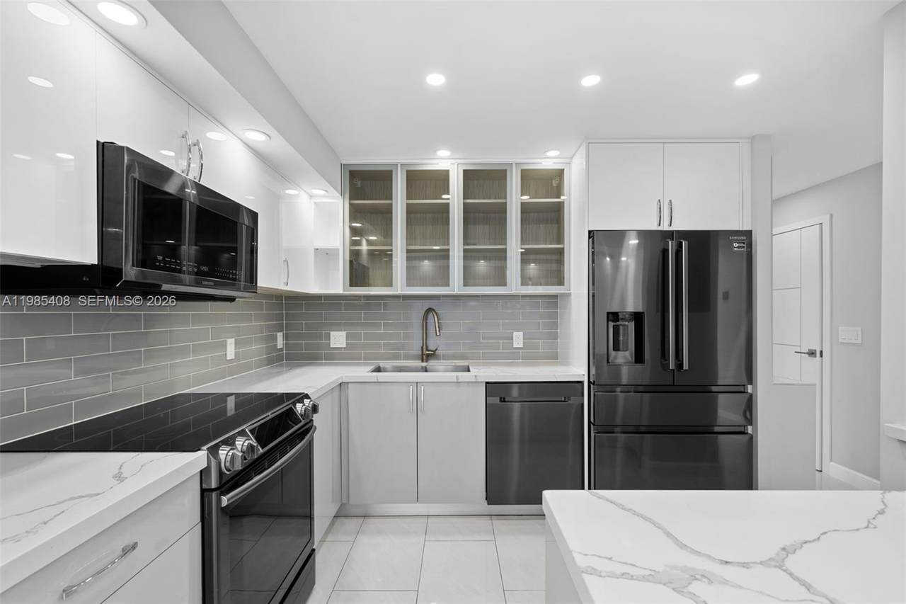 701 Three Islands Blvd - Photo 1