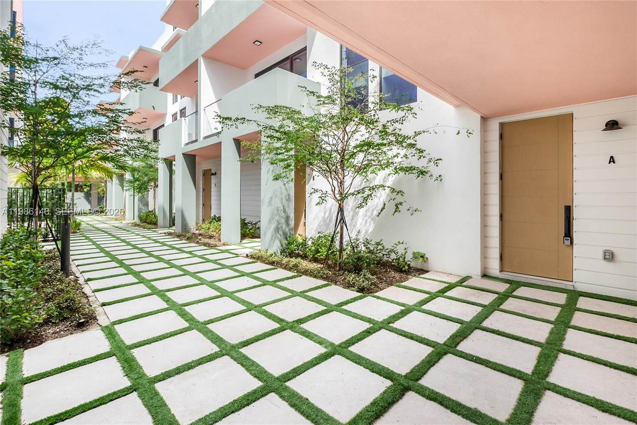 721 11th Street - Photo 1