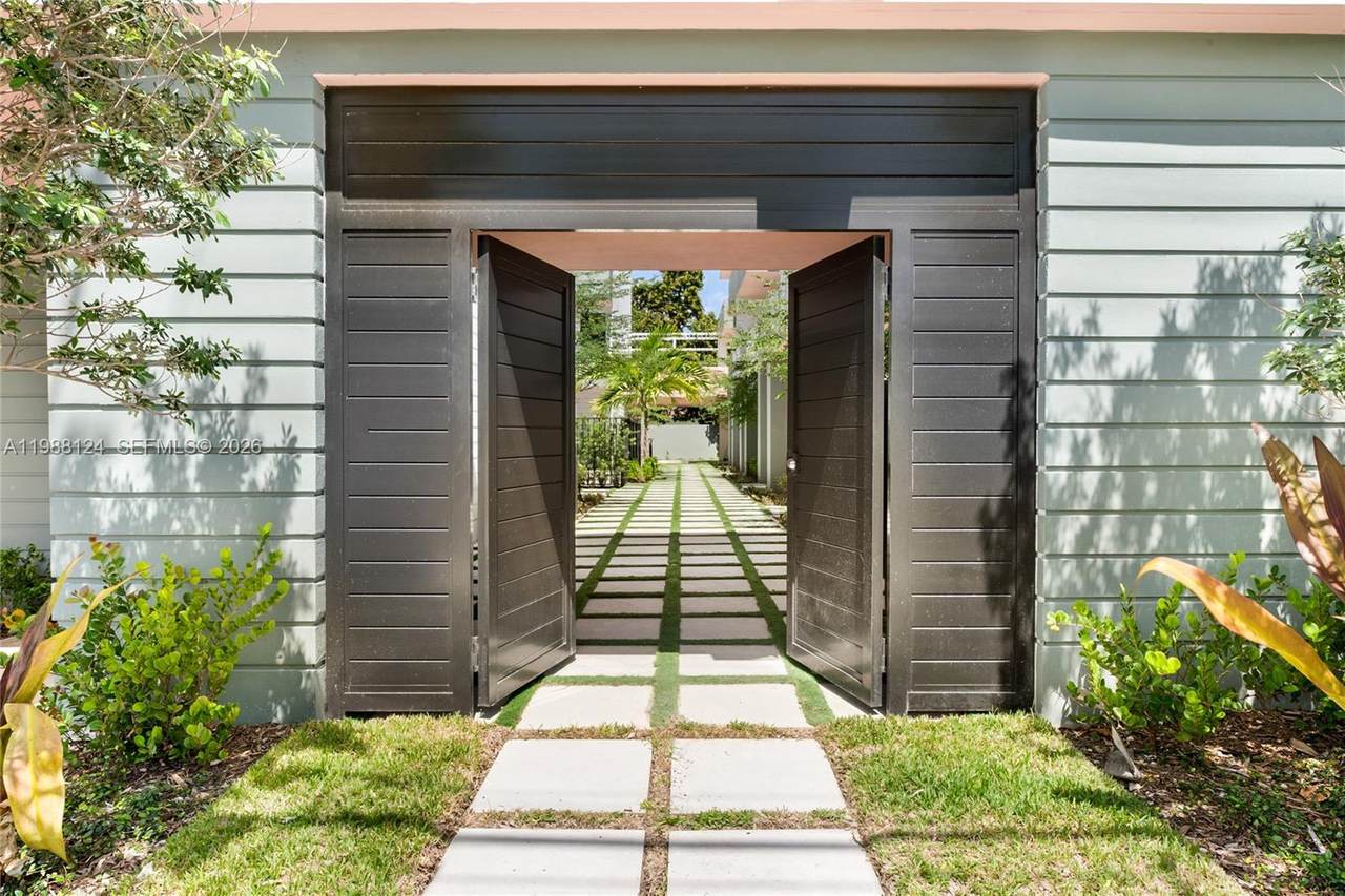 https://bt-photos.global.ssl.fastly.net/miami/1280_boomver_1_A11988124-2.jpg